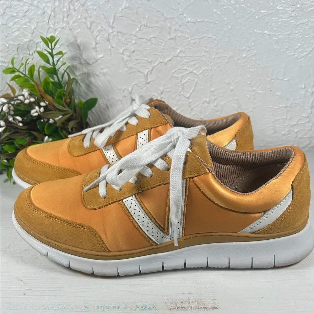 Vionic Nana Satin Orange White Women's Sneakers Suede Satin Athletic Shoe Size 7